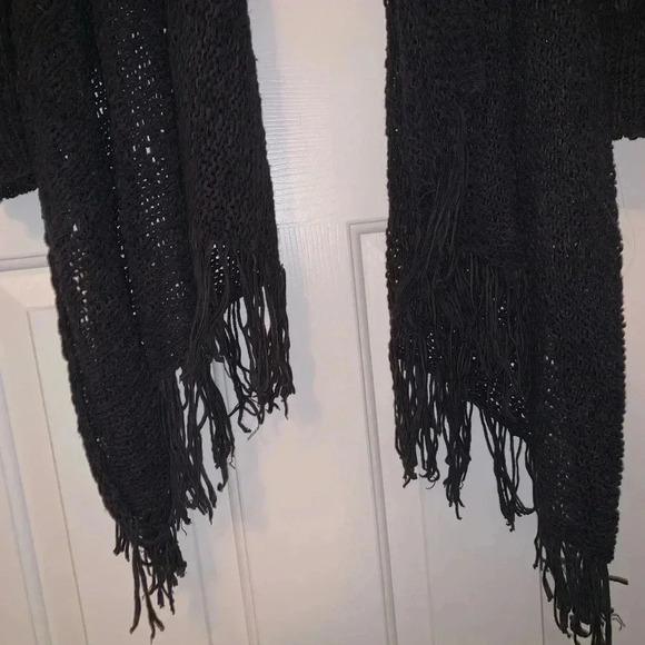 American Eagle Cardigan - Picture 2 of 5